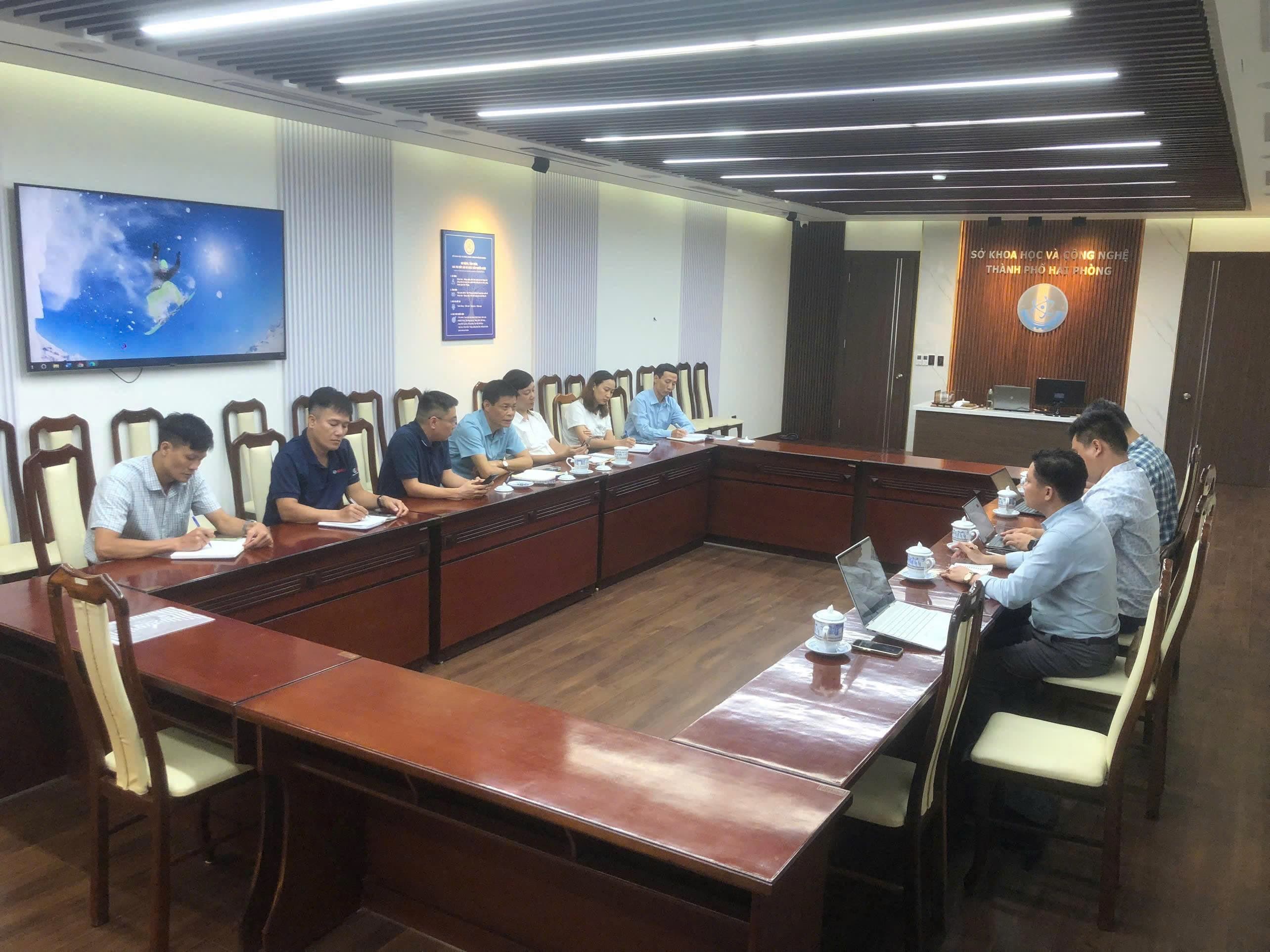 Tổ chức workshop và hội thảo công nghệ